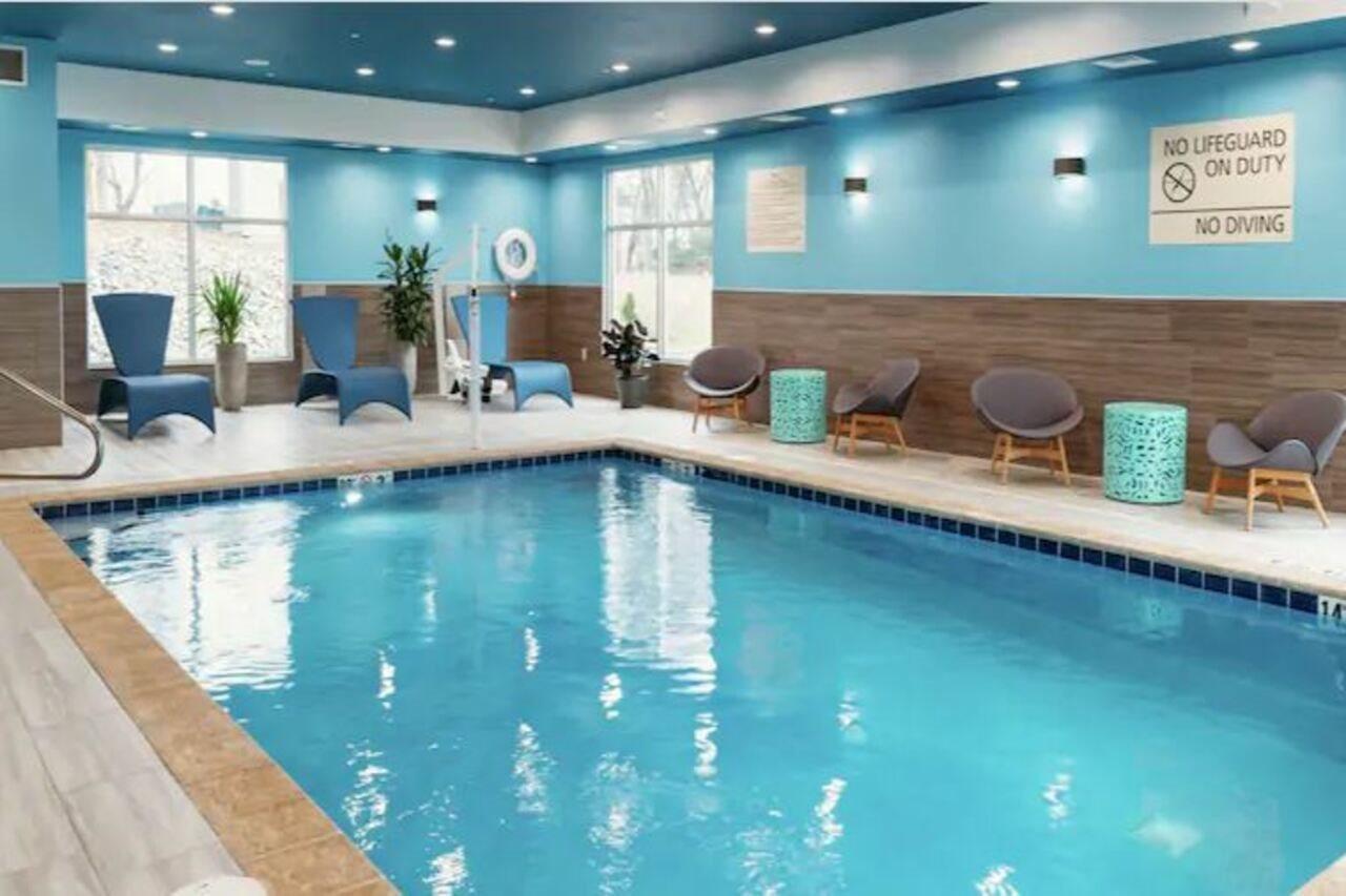 Hampton Inn&Suites Pekin  Bagian luar foto